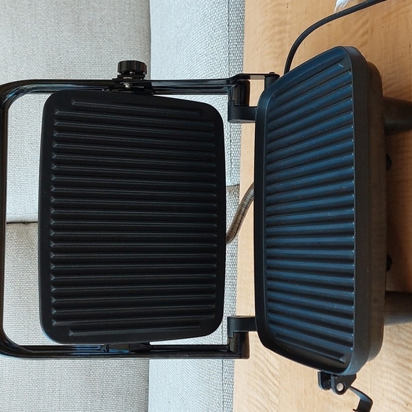 HAMILTON Beach Panini Press Gourmet Sandwich Maker - Picture 2 of 8